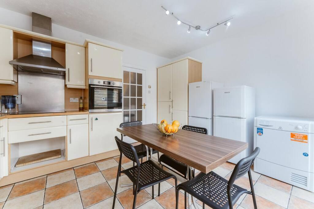 Up To 4 People, Room In A Share House Next To London Bridge 外观 照片